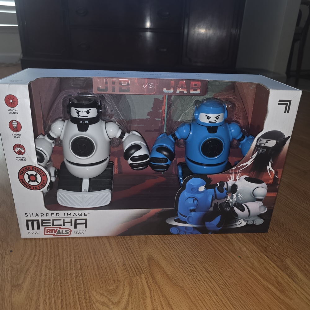 Sharper Image® Mecha Rivals Remote Control Battle Robots, Two-Player Wireless - Picture 7 of 11